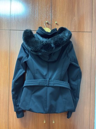 Chaqueta Oysho Negra con Capucha