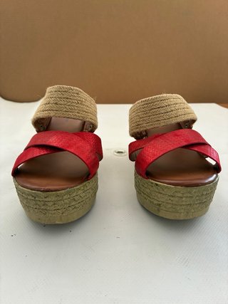 Sandalias cuña Primavera rojas y beige