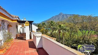 Ático en venta en Nueva Andalucía centro en Marbella