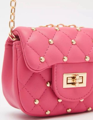 Bolso mini acolchado con cadena dorada