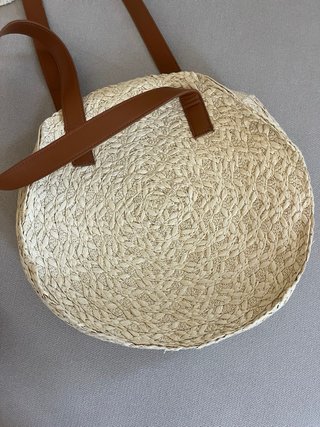 Bolso de esparto redondo con mandala hecha a mano
