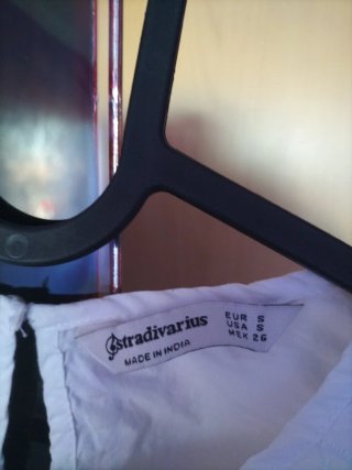 Blusa blanca bordada manga larga