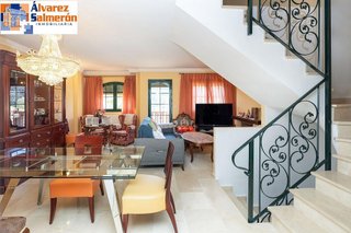 Casa adosada en venta en Crta. De la Sierra en Granada