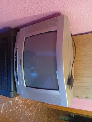 Televisor Firsline Gris y Negro