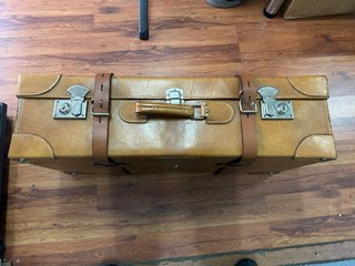 Maleta de cuero vintage