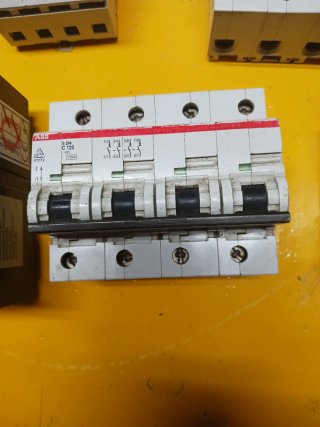 Hager Interruptor Diferencial Magnetotérmico 100A