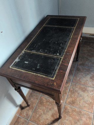 Mesa escritorio clásica vintage madera y cuero