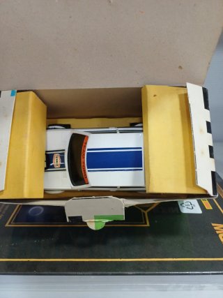 Coche Scalextric Ford Fiesta con Caja Exin