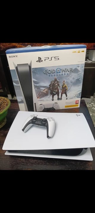 Consola Sony PS5 + Mando