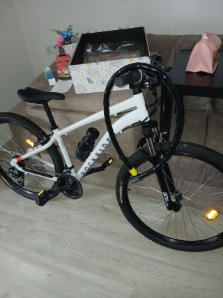 Bicicleta Rockrider con candado