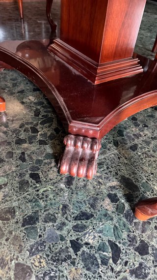 Conjunto comedor Luis XV: 6 sillas y mesa
