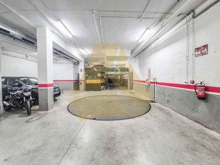 Garaje en venta en Alfalfa en Sevilla