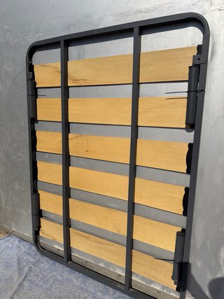 Somier 135x180cm Metal y Madera