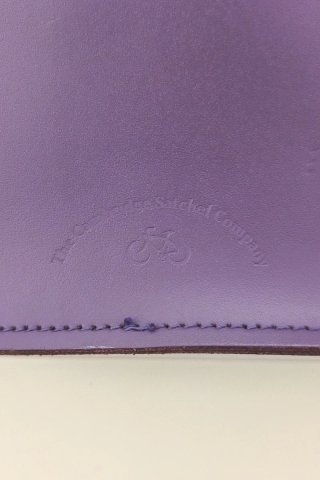 Bolso bandolera de piel morada