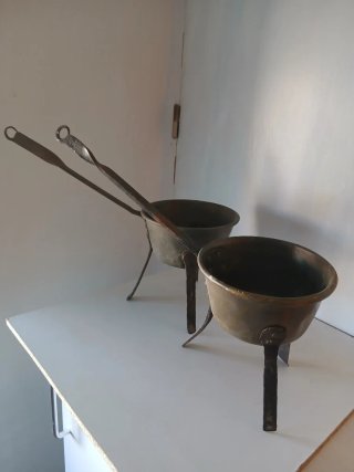 2 Cazos Antiguos de Latón
