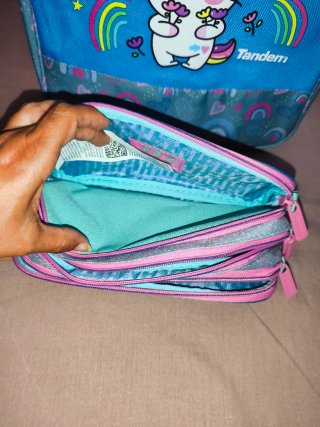 Mochila  y estuche escolar infantil.