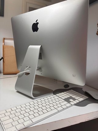 iMac Retina 4K 21,5” · i5 / 12 GB RAM / SSD 500 GB