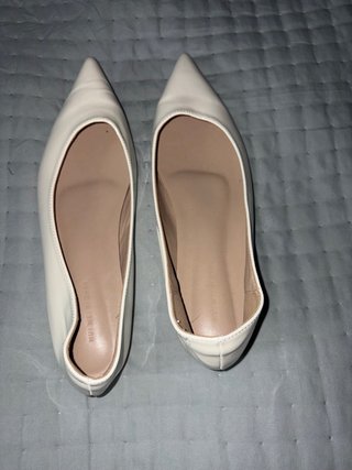 Bailarinas punta fina beige/blanco talla 40
