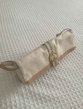 Bolso de hombro y/o de mano en color beige y crema