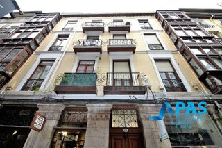 Piso en venta en Puerto Chico en Santander