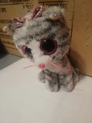 Peluche gatito gris con lazo rosa