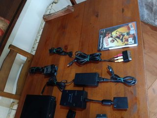 PS2 Fat + 4 mandos + juego+conector camara