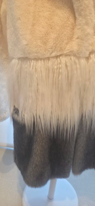 Abrigo Pinko pelo blanco y gris