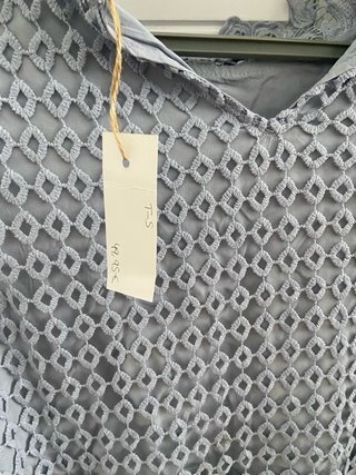 Blusa lila encaje cuello alto manga larga
