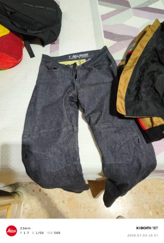 Chaqueta y pantalón de moto R-Tech