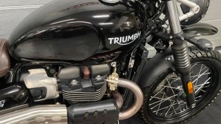 Triumph Scrambler 900 Negra