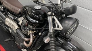 Triumph Scrambler 900 Negra