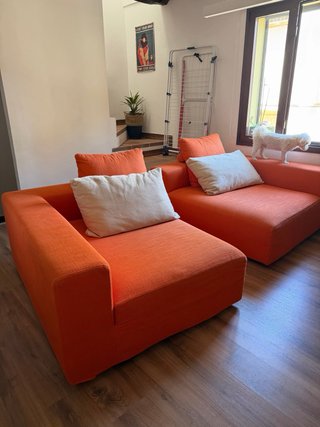 Sofá modular naranja de tela