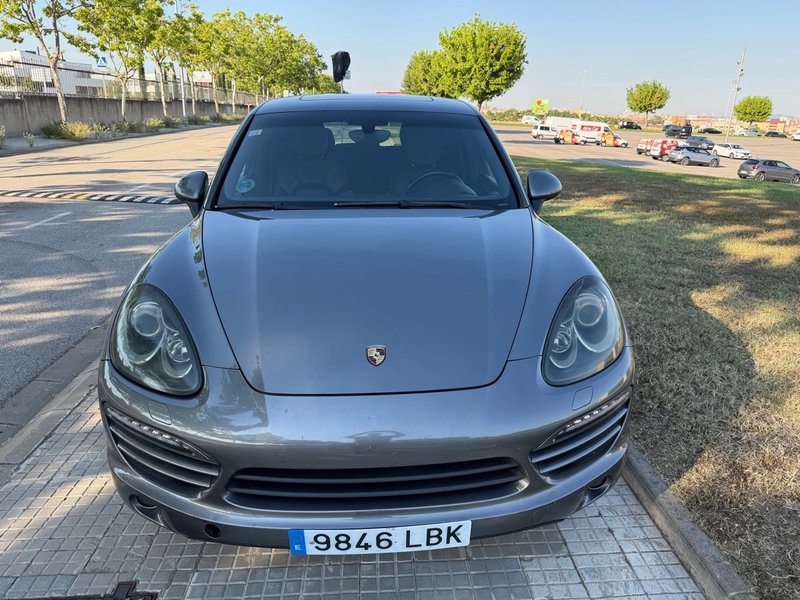 Porsche Cayenne 2011, foto 2