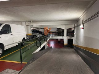 Garaje en venta en Ensanche - Sar en Santiago de Compostela