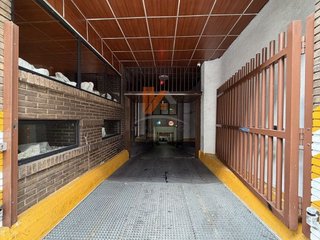 Garaje en venta en Ensanche - Sar en Santiago de Compostela