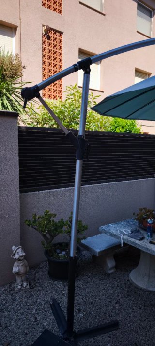 Parasol grande jardín con contrapesos