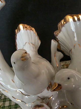 Figura porcelana vintage de palomas Miguel Requena