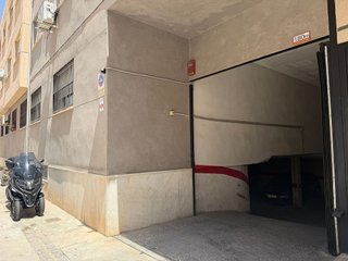 Garaje en alquiler en Parque Mediterráneo - Santa Paula en Málaga