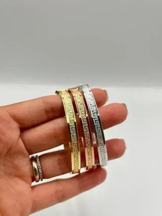 Brazaletes Dorados y Plateados