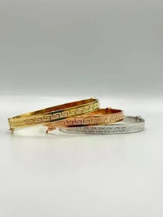 Brazaletes Dorados y Plateados