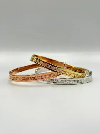 Brazaletes Dorados y Plateados