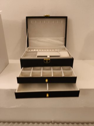 Portagioie grande nero con cassetti