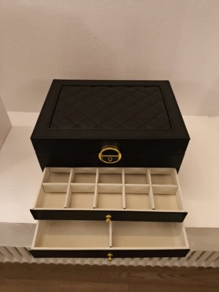 Portagioie grande nero con cassetti