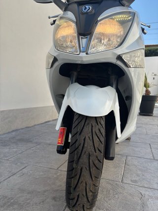 SYM JOYMAX 125 Maxi Scooter Blanco
