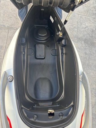 SYM JOYMAX 125 Maxi Scooter Blanco