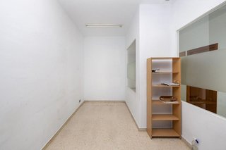 Local comercial en venta en Cervantes en Granada