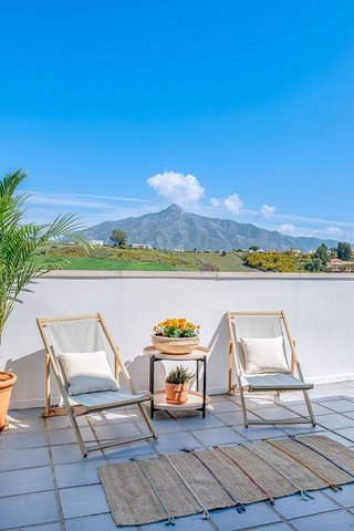 Ático en venta en Nueva Andalucía centro en Marbella