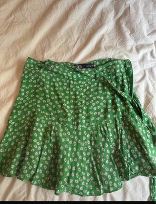 Falda mini Zara flores verde