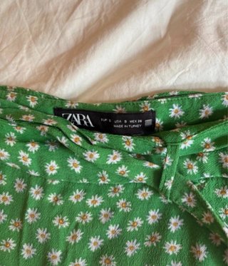 Falda mini Zara flores verde