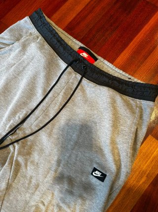 Pantalón Nike Gris